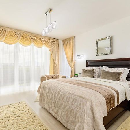 Luxury Apartment Avantgarden 3 Брашов Екстериор снимка