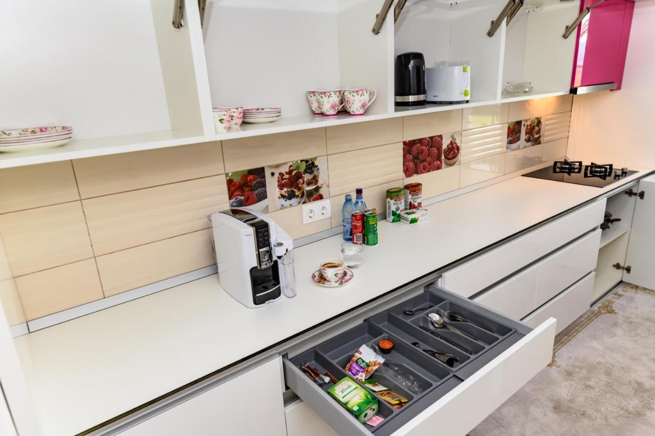 Luxury Apartment Avantgarden 3 Брашов Екстериор снимка