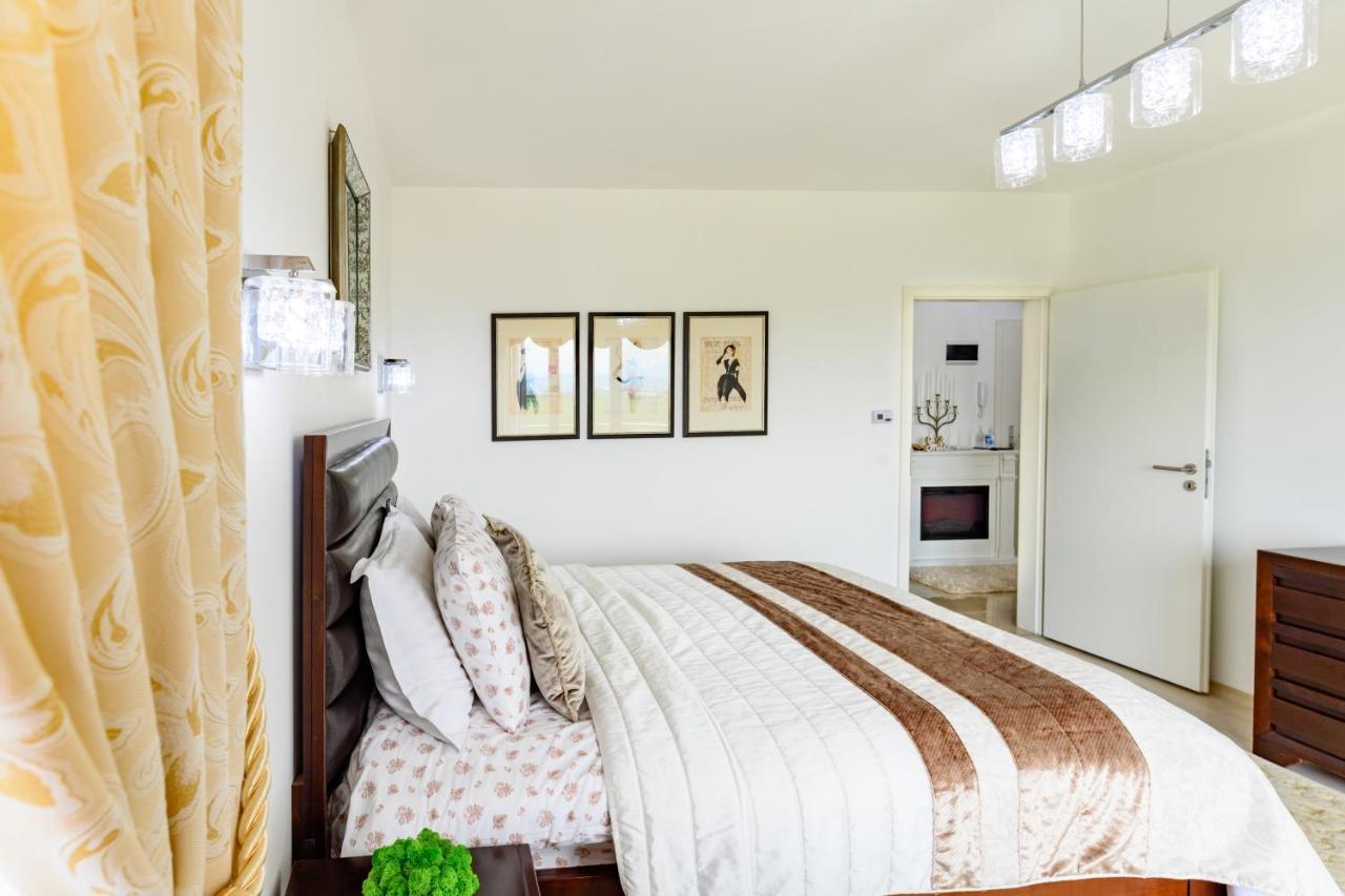 Luxury Apartment Avantgarden 3 Брашов Екстериор снимка
